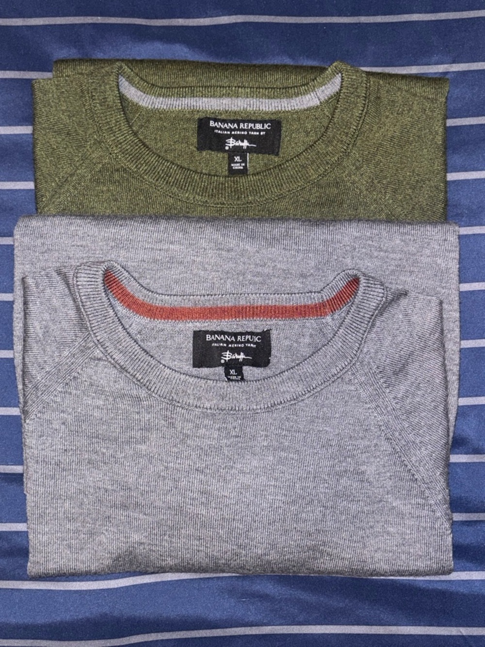 Bundle of 2 Banana Republic Men's Crewneck Sweaters, Grey and Green XL Baruffa